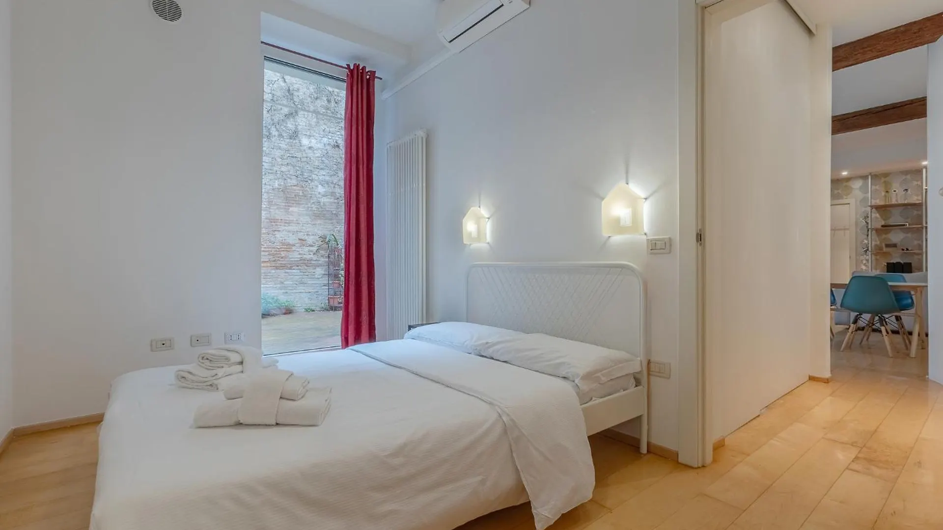 Teatro Duse Duplex Flat Lägenhet Bologna